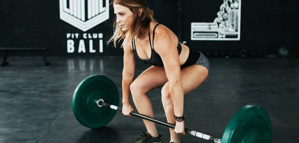 Jenny Squatting | Create your shape with Jenny the Nutritionist | https://jennythenutritionist.com/create-your-shape